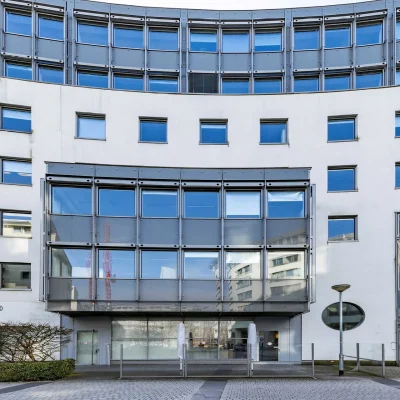 Außenansicht vom Galluspark in Frankfurt.