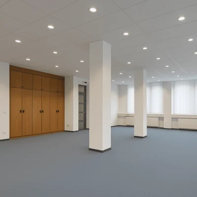 Großzügige Bürofläche in den Erlenhöfen Berlin mit Stützen, integrierter Beleuchtung und flexibler Raumaufteilung.