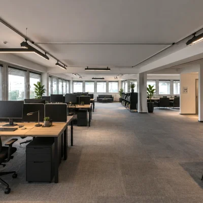 Großraumbüro mit Doppelarbeitsplätzen, Pflanzen und Loungezone, Kölner Straße 259-265 Köln